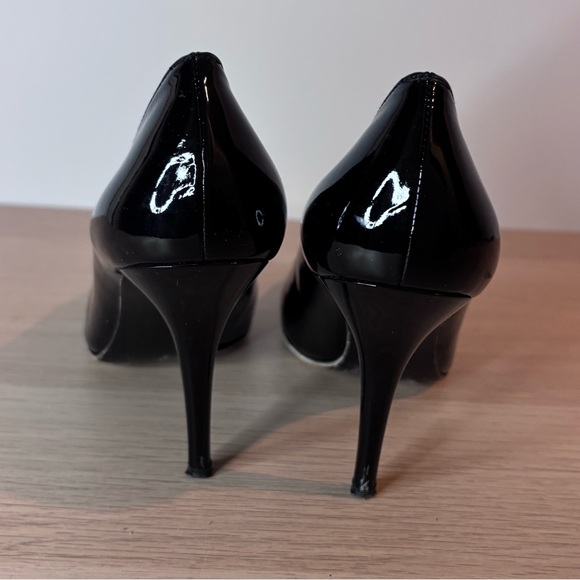 Stuart Weitzman Black Patent Pointed Heels - Picture 5 of 9